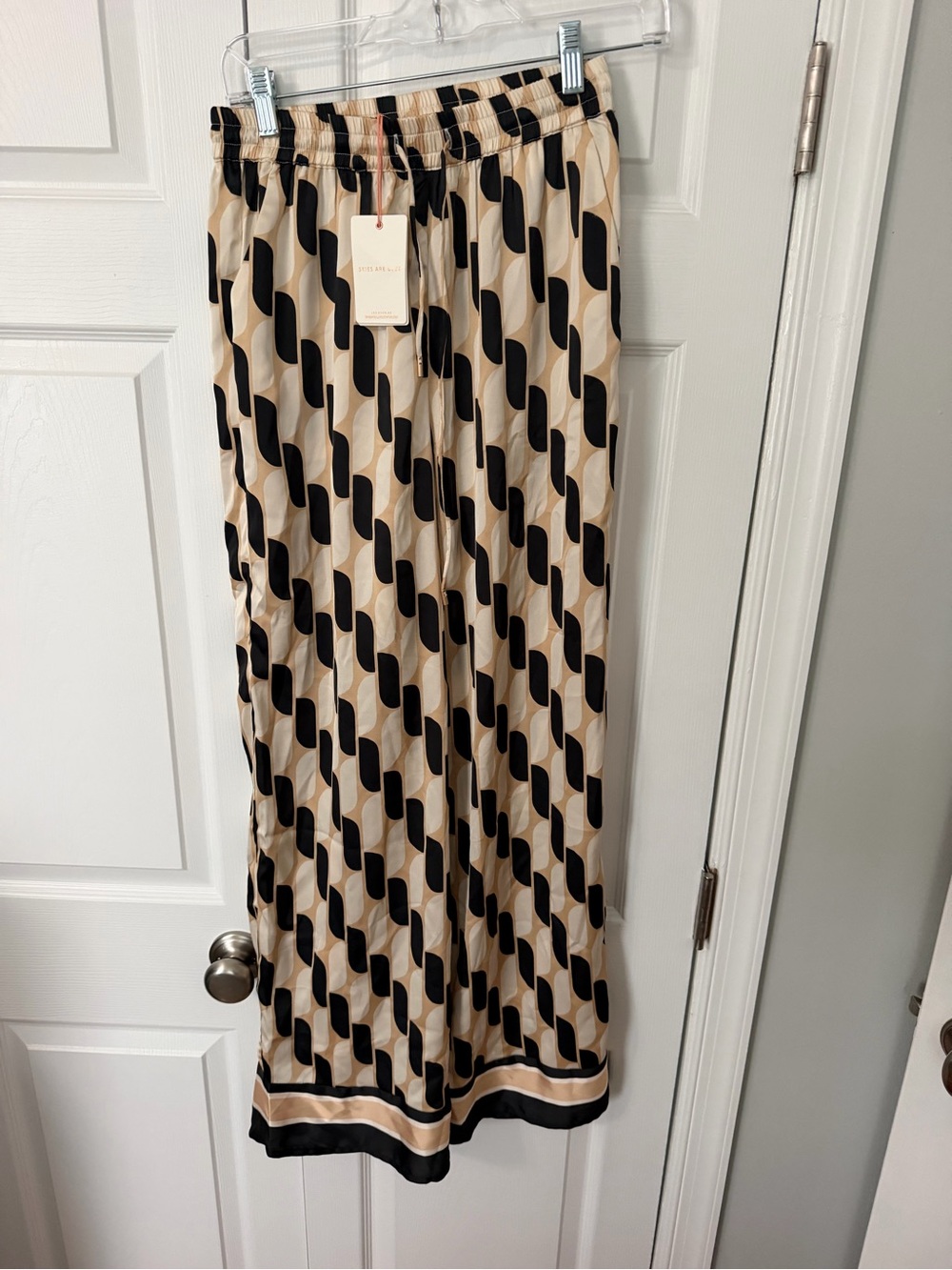 Skies Are Blue Beige and Black Wave-Print Maxi Skirt